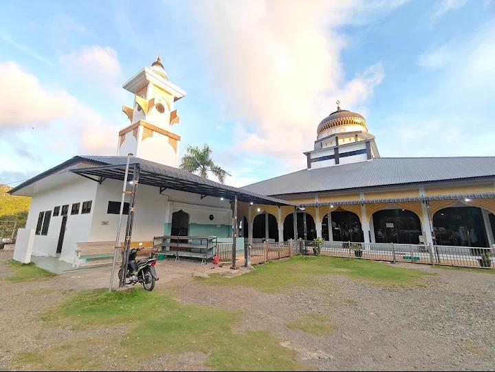 Masjid Brunei Darussalam Gampong Dayah Mamplam 